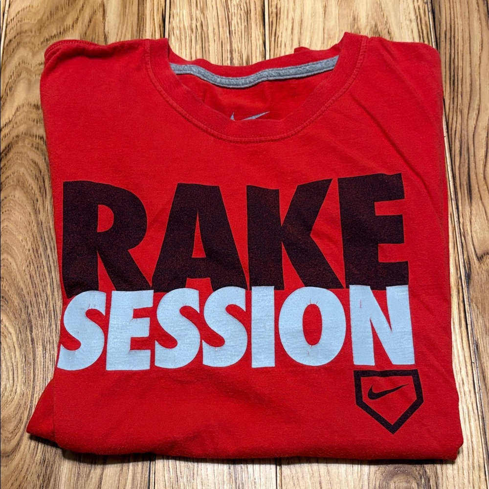 Nike Red Rake Session Tee - Picture 6 of 6